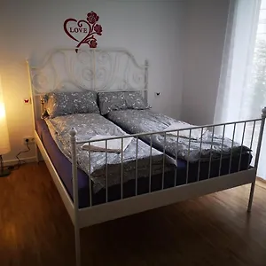Near Fair And In Few Min, With Garden Apartment Frankfurt am Main